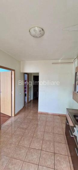 Apartament cu o camera, decomandat, balcon, zona Porii - 4