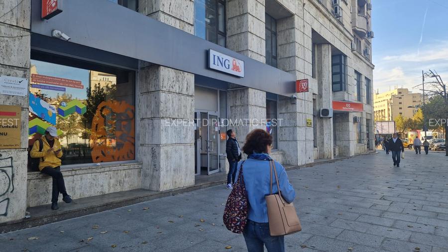 Piata Unirii-Metrou - 130 mp - 4800 euro/ luna - 5