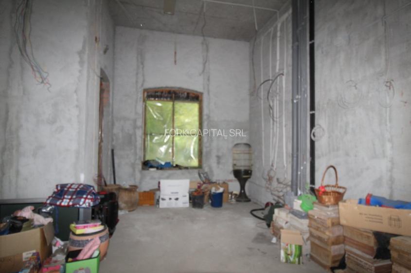 Sediu comercial perfect pentru clinica medicala, spital privat sau camin de batr - 11