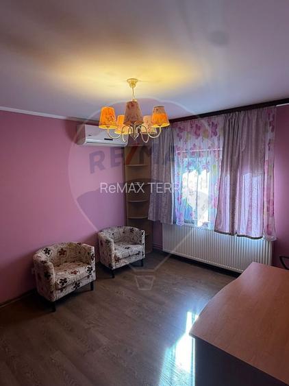 DE INCHIRIAT  APARTAMENT 4 camere zona centrala - 12