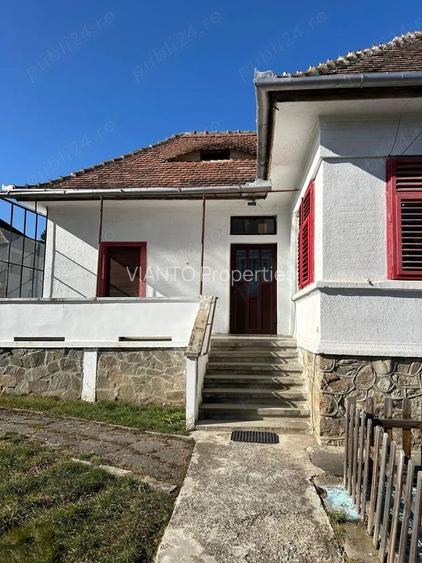 CASA 2 CAMERE SI DEMISOL SUB ARINI | NEMOBILATA | CURTE 1000 MP - 2