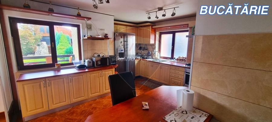 Eleganță și confort într-o casă cu personalitate - 5