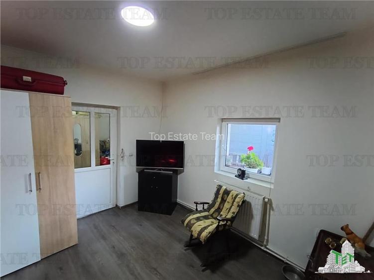 Casa cu 3 camere si 2 bai pe parter, cu SU 65mp in Sectorul 5, aproape de piata - 11