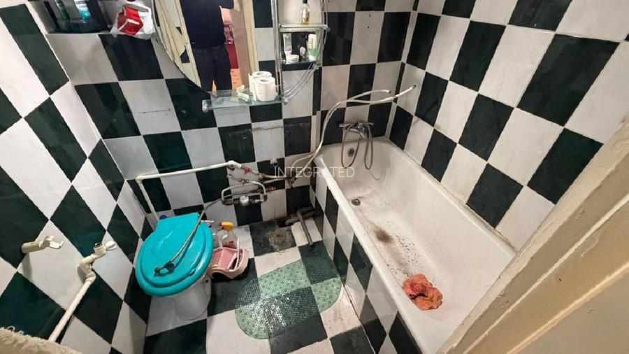 Piata PECO - str. Turnu Magurele, Apartament decomandat cu 3 camere - 65 mp - 6