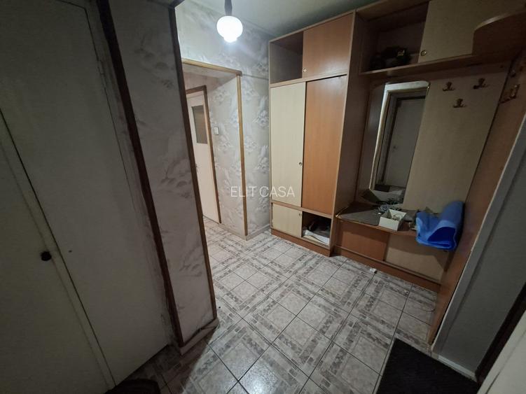 Apartament cu 3 camere, decomandat, etajul 1/8, zona Garii - 5