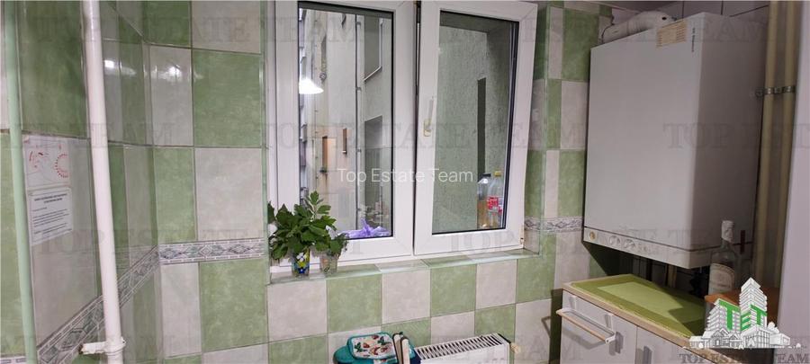 Apartament de 4 camere, cu centrala proprie, foarte spatios, in Militari, la 2 m - 20