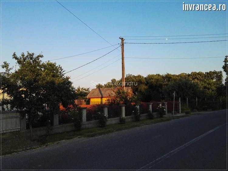 Teren intravilan 3480 mp Jariștea liniște , utilități, ideal casă de vacanta - 4