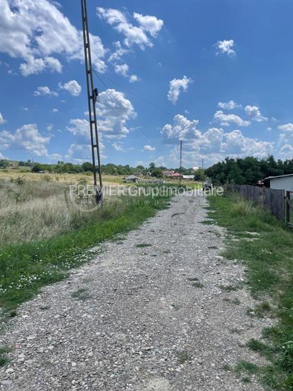 Teren extravilan cu deschidere la 2 drumuri - Miroslava 4500mp - 3