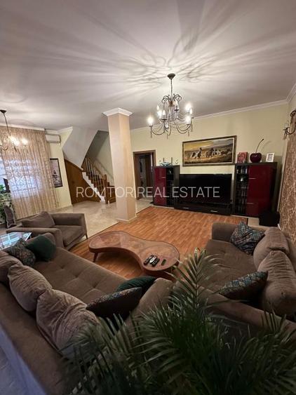 Pantelimon-Cernica, vila cu 6 camere de vanzare, 284 mp construiti - 2