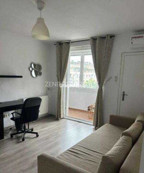 Piata Amzei // 1960 // mobilat - 2