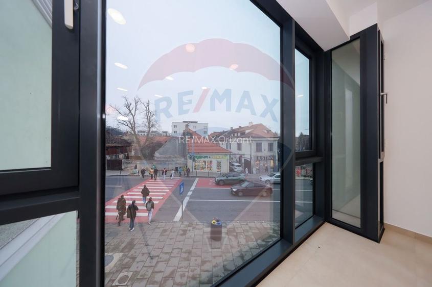 Constructie comerciala centrala P+2 -  funcțiuni mixte - 11