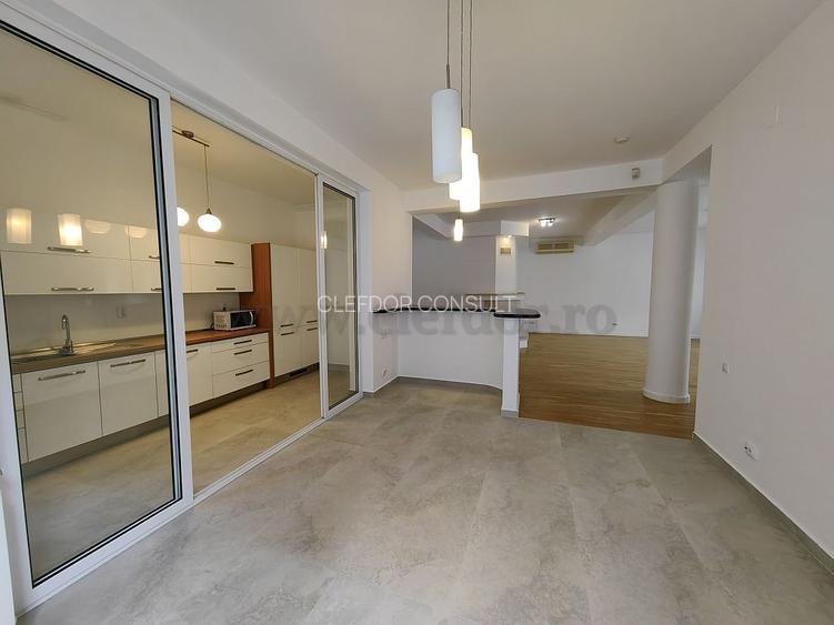 Vilă cu piscina langa British School - 8