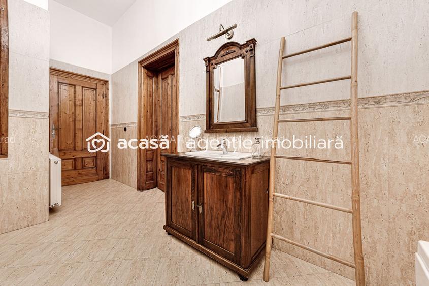 Bijuterie arhitecturală cu istorie. Confort modern, Ultracentral. - 7