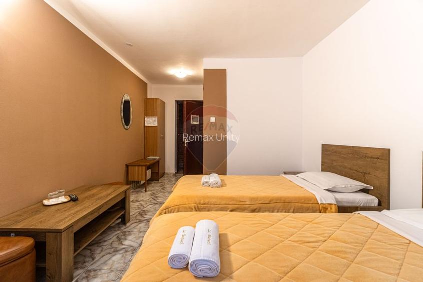 Casă / Vilă cu 20 camere de vânzare în Timisu de Jos, DN1, Brasov - 31