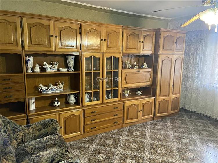 Apartament 3 camere , zona b-dul Brailei - hipermarket Kaufland , parter , liber - 2