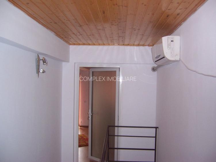 P-ta Muncii- 3 minute metrou, camera la vila pt. o studenta/absolventa - 5