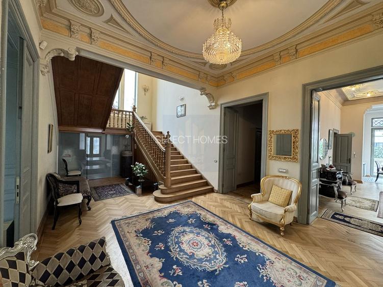 Vila istorica de vanzare in zona *Unirii* | 21 camere | curte, garaj - 10