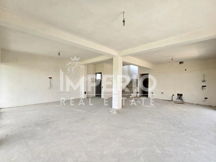 Casa individuala cu 6 camere si 5 parcari! - 2