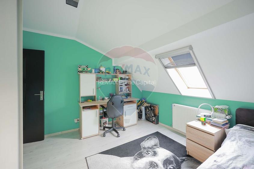 5 camere, central Nicolae Jiga, retras de la stradă, de vânzare - 32