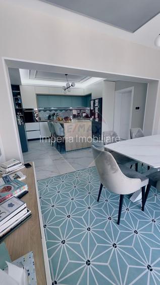 Proprietate premium în Filiași, locuință de lux cu spații comerciale - 9