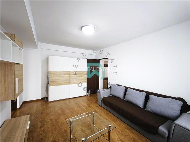 Inchiriez 2 camere, Cinema Patria, Brasov - 2