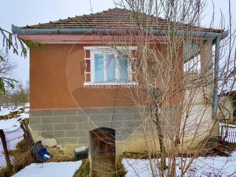 Casa cu 2 camere si teren 4887mp de vanzare in Dabaca - 3