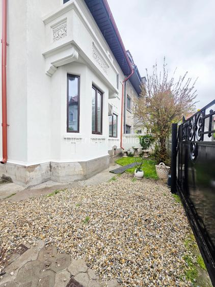 Închiriere Vilă   | 8 camere  | Zona Capitale - 2