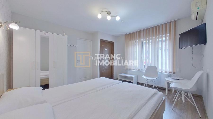 Casă generoasă cu 11 camere + spațiu comercial inclus | Calea Radnei - 12