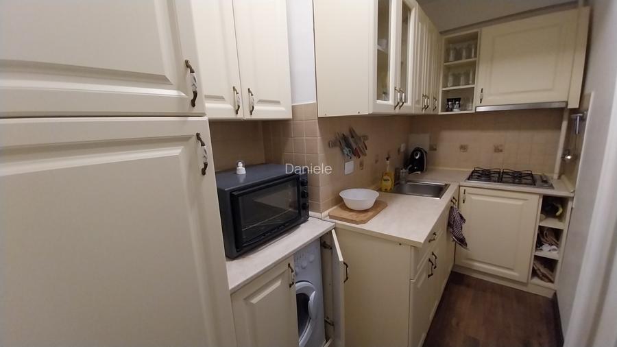 Garsonieră la intrarea parcului Cișmigiu - 5