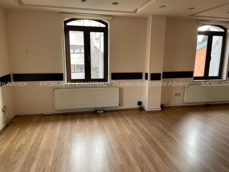 Piata Victoriei | Cladire de Birouri de vanzare - 2