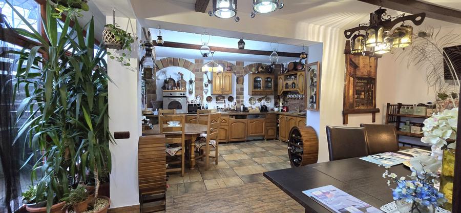 Pensiune 17 camere în Eforie Nord – afacere de familie, gata de exploatare - 2