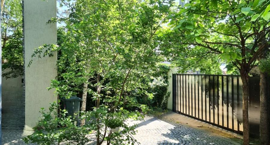 Vă prezentăm o proprietate cu adevărat remarcabilă - 20