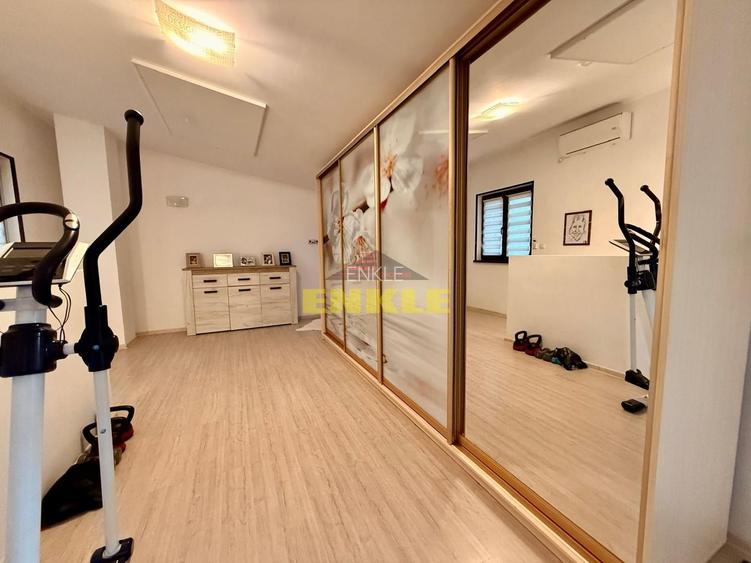 Casă de vânzare  P+M– 163 mp utili, teren 544 mp. - 12