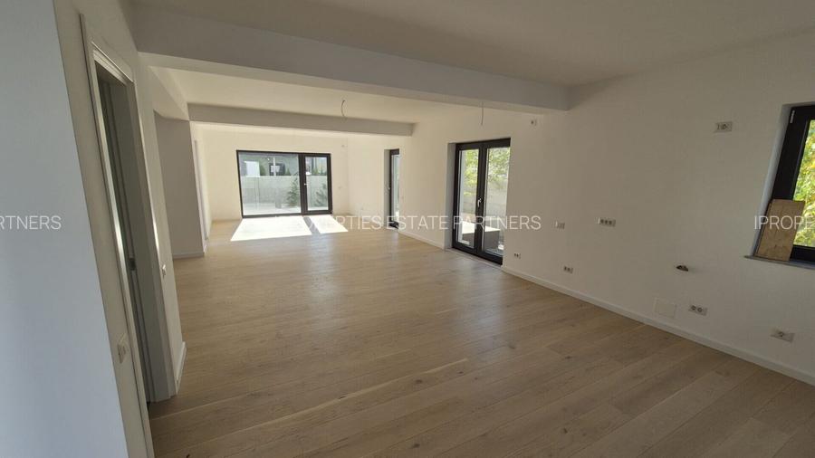 Vila de vanzare in Tunari - 5