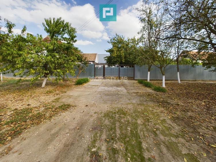 Casă cu teren 2877 mp, orașul Ineu - 5