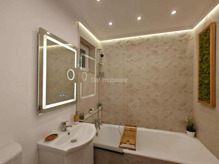 Zona Centrala- Garsoniera exclusivista - renovata cu designer - 3