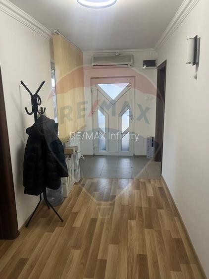 Casă / Vilă cu 4 camere de închiriat în zona Andrei Muresanu - 2