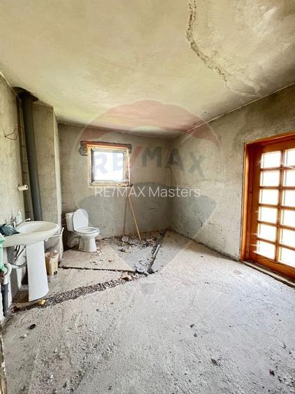 Casa / Vila 7 camere sat Madei comuna Borca Jud Neamt - 10