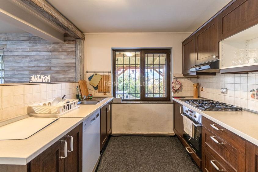 CASA cu finisaje premium de vânzare în FUNDATA, BRAȘOV| COMISION 0% - 11