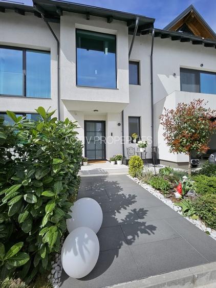 Vila 2022 P+1+M,2 living,4 dormitoare,birou,sala sport,piscina,garaj 2 masini - 2