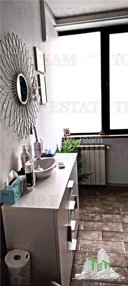 Vila de închiriat cu 7 camere ultracentral Piata Victoriei - 13