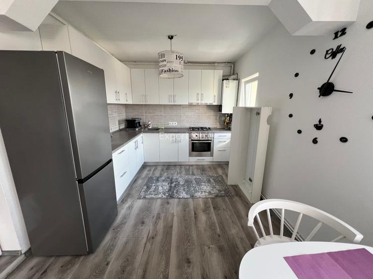 Apartament 3 camere decomandat, recent renovat – zona Vasile Aaron - 4