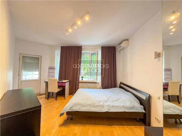 Apartament în vilă | 5 Camere | Curte | Acces dedicat | Parcare - 24