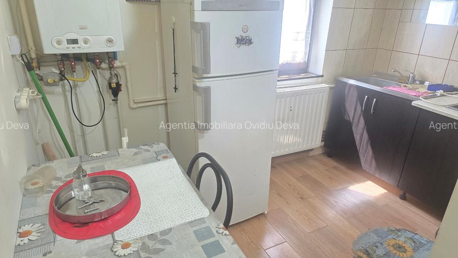 Inchiriez garsoniera in Deva, zona Dacia, parter, bloc de 4 etaje, mobilata - 6