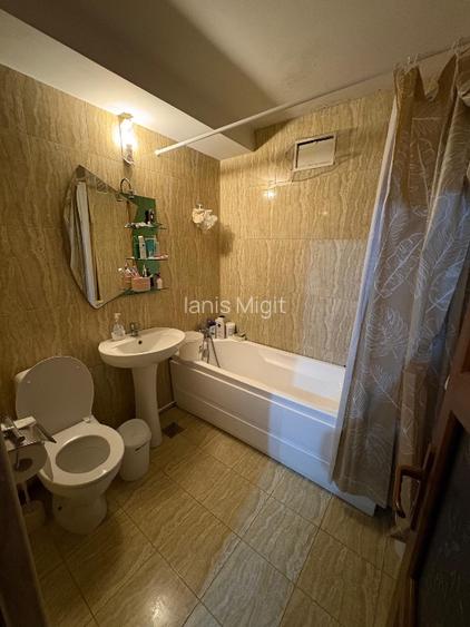 Vand apartament cu 4 camere in E3 - 6