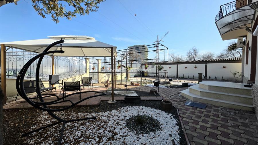 Vilă P+1 Mamaia Nord | Doar 5 min de plajă | 243mp utili | Garaj - 3