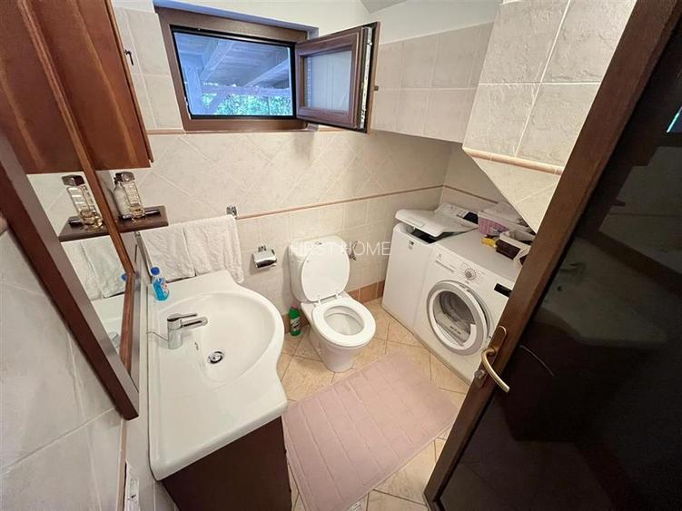 Vilă spectaculoasă la poalele Crângului Petresti - 13