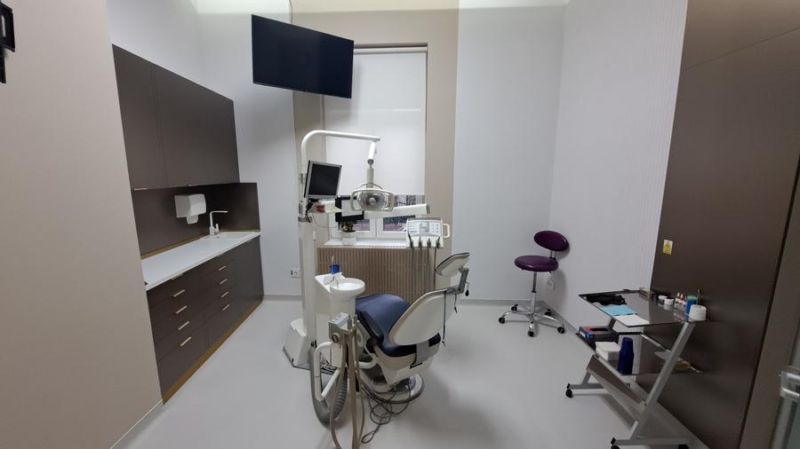 BUSINESS LA CHEIE IN VILA RENOVATA - CLINICA STOMATOLOGICA