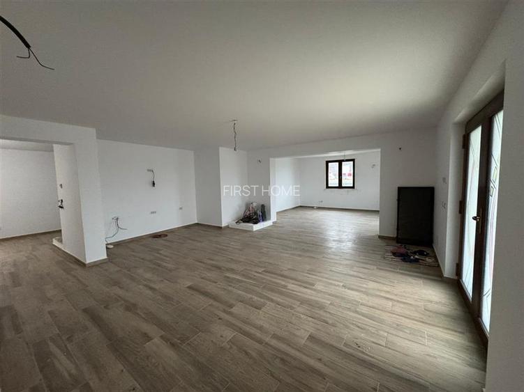 Vila deosebita Parter + Mansarda de vanzare in Odobesti - 18