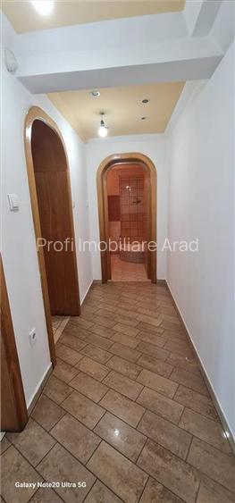 Spatiu UTA la Principala- C.A.Vlaicu terasa proprie in fata - 5